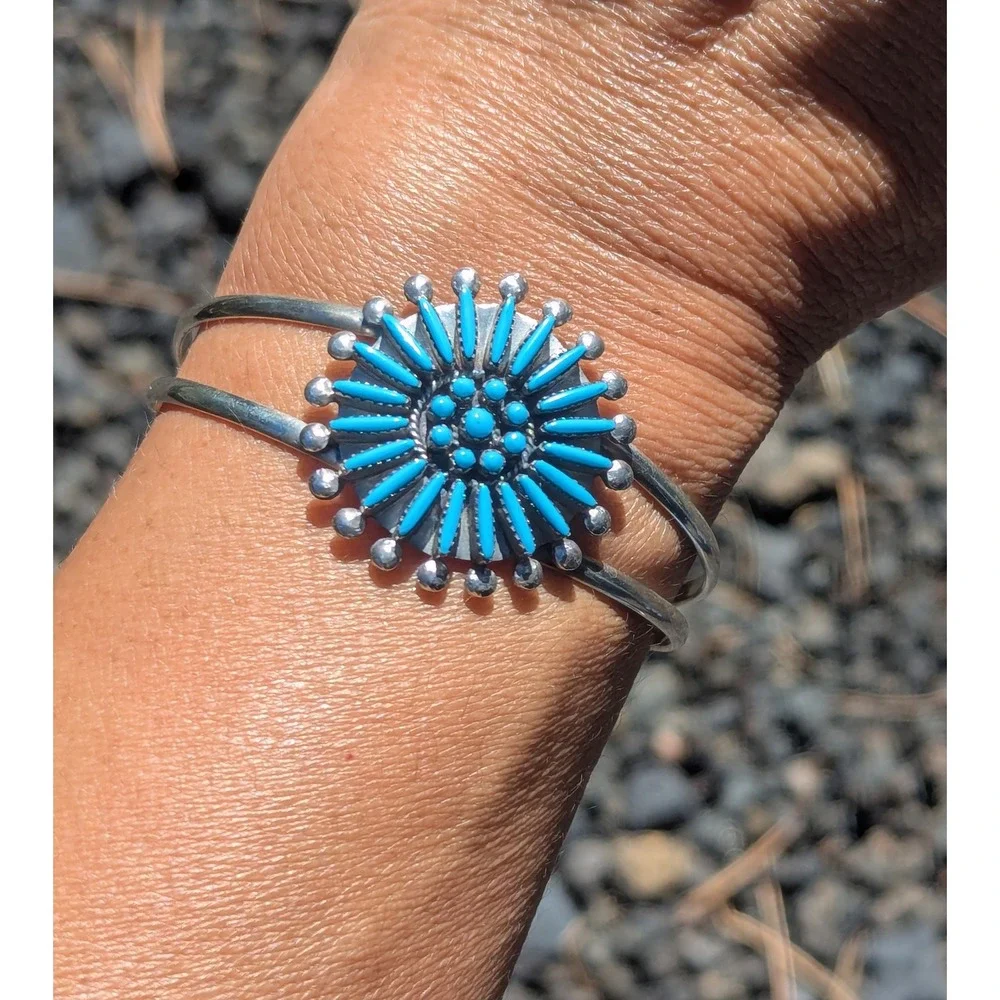 Zuni Cuff Bracelet Native American Petite Needlepoint Turquoise Jewelry 6.25‎ **
